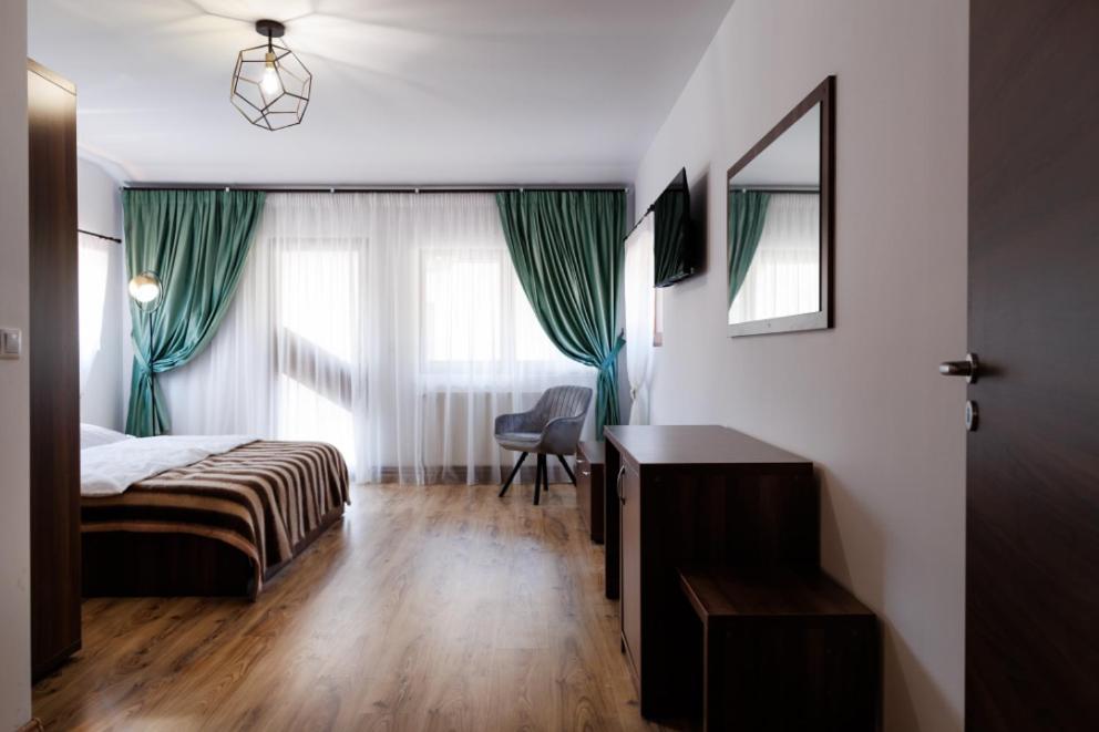 מלון La Coltul Castelului Bran Boutique מראה חיצוני תמונה