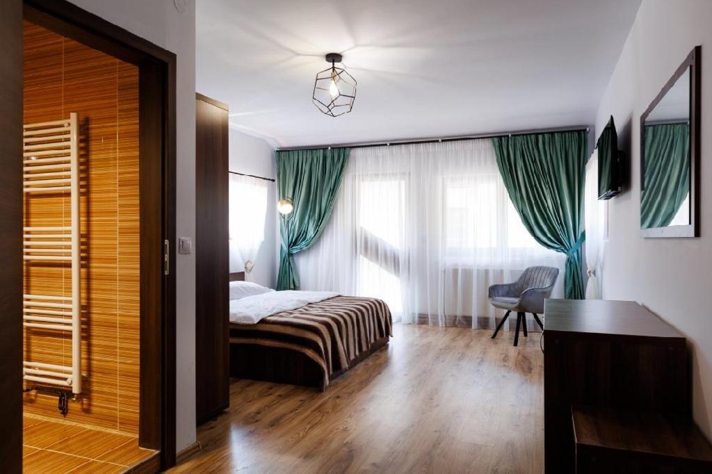 מלון La Coltul Castelului Bran Boutique מראה חיצוני תמונה